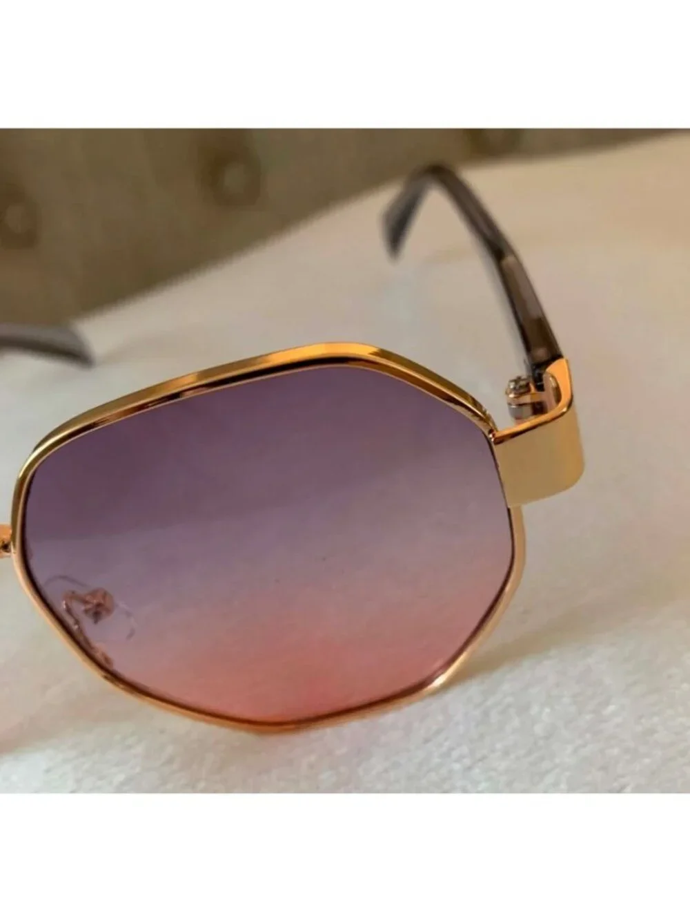 Unisex Vintage Style Octagonal Gold Frame Sunglasses W/ Grey-Pink Gradient Lens